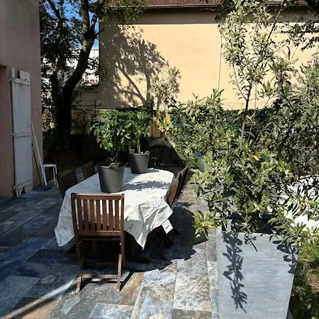 Charmant Cocon Familiale Avec Cheminee Et Jardin 브론